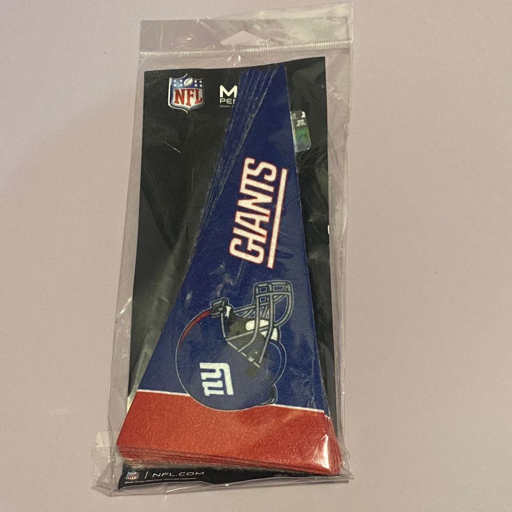 New York Giants 4”x9”Mini Pennants 8 pack ideal parties